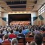 Singen mit Andrew Bond